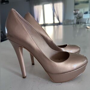 Joan & David metalic beige pumps size 7